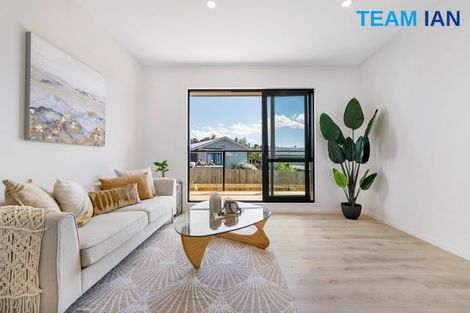 Photo of property in 11 Kayle Glen, West Harbour, Auckland, 0618