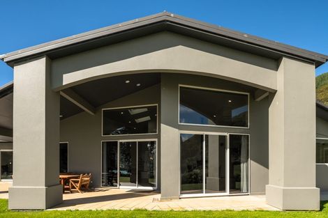 Photo of property in 5564 Kenepuru Road, Waitaria Bay, Picton, 7282