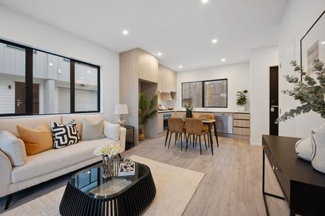 Photo of property in 33 Garadice Road, Rothesay Bay, Auckland, 0630