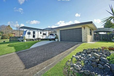 Photo of property in 8 Randell Place, Te Puke, 3119