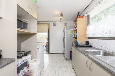 Photo of property in 12 Cameron Place, Ranui, Auckland, 0612