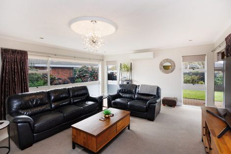 Photo of property in 52 Kentucky Way, Awapuni, Palmerston North, 4412