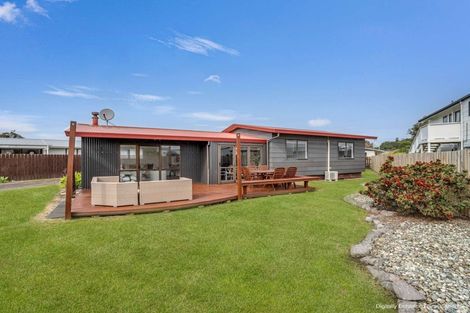 Photo of property in 64 Harbour Road, Ohope, 3121