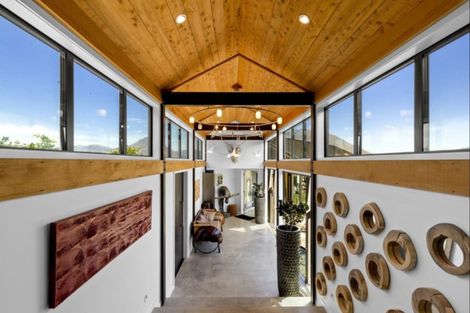 Photo of property in 10 Mckellar Drive, Jacks Point, Queenstown, 9371