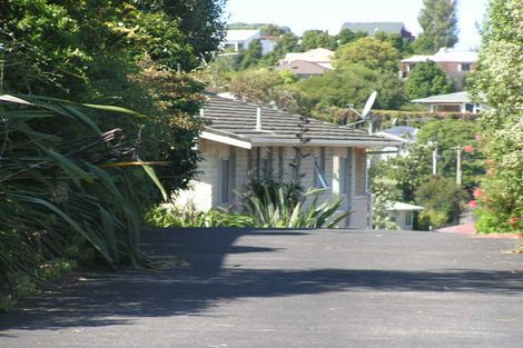Photo of property in 2/42 Knightsbridge Drive, Forrest Hill, Auckland, 0620