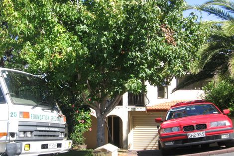 Photo of property in 2/29 Churchill Road, Murrays Bay, Auckland, 0630