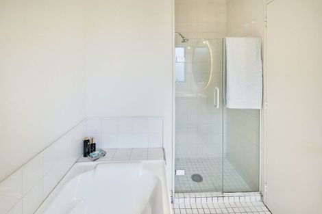 Photo of property in 28 Hay Street, Oriental Bay, Wellington, 6011