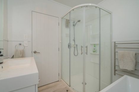 Photo of property in 8 Laura Place, Whitianga, 3510