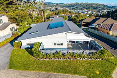 Photo of property in 21 Tasman Close, Aotea, Porirua, 5024