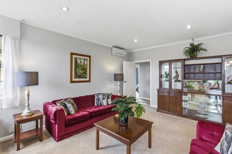 Photo of property in 15 Koputaroa Road, Levin, 5575