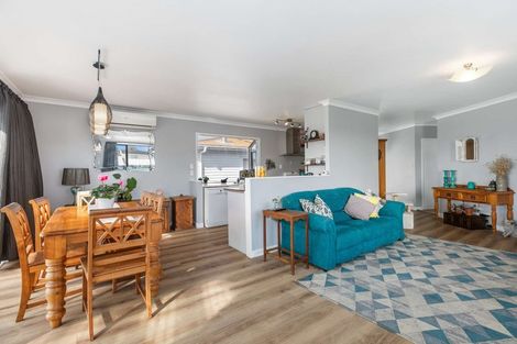 Photo of property in 2a Redwood Drive, Massey, Auckland, 0614