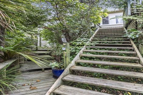 Photo of property in 35 Airlie Road, Plimmerton, Porirua, 5026