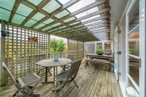 Photo of property in 64 Taylor Terrace, Tawa, Wellington, 5028