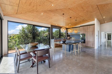Photo of property in 27 Brownhill Road, Whitford, Manurewa, 2576