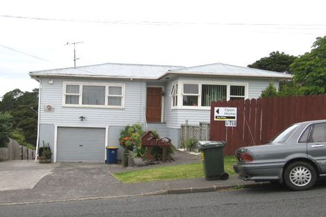 Photo of property in 1/33 Stanley Road, Glenfield, Auckland, 0629