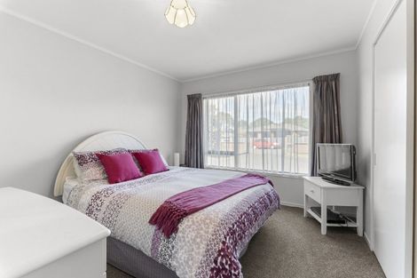 Photo of property in 9 Chatswood Grove, Fitzroy, New Plymouth, 4312