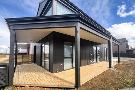 Photo of property in 16 Yellow Pear Lane, Karaka, 2578