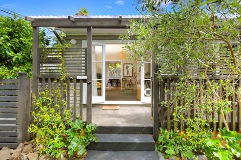 Photo of property in 1/67 Matipo Road, Te Atatu Peninsula, Auckland, 0610