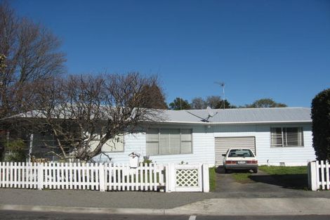 Photo of property in 2 Tyne Street, Carterton, 5713