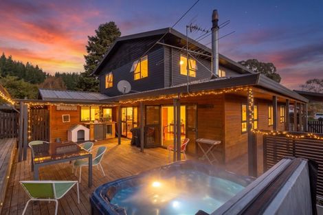 Photo of property in 55 Moeraki Road, Maoribank, Upper Hutt, 5018