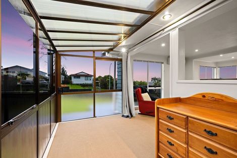 Photo of property in 13 Cushla Place, Massey, Auckland, 0614