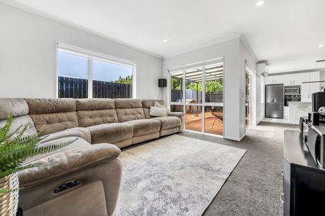 Photo of property in 132 Kuaka Drive, Takanini, 2112