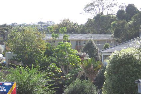 Photo of property in 2/17 Paris Place, Birkenhead, Auckland, 0626