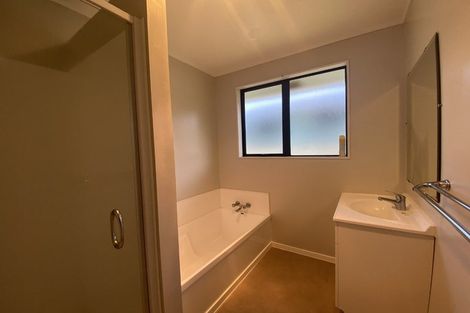 Photo of property in 33 Otanerua Road, Hatfields Beach, Orewa, 0931