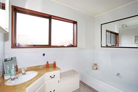 Photo of property in 35 Riverside Drive, Waiuku, 2123