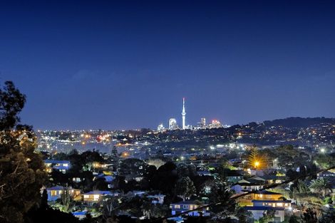 Photo of property in 207 Godley Road, Titirangi, Auckland, 0604