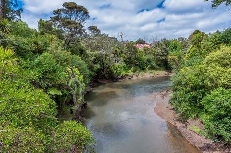 Photo of property in 1/38 Edmonton Road, Henderson, Auckland, 0612