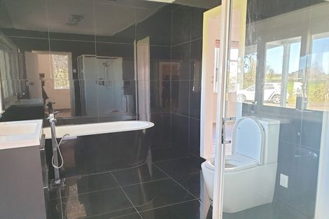 Photo of property in 130 Te Pua School Road, Helensville, 0875