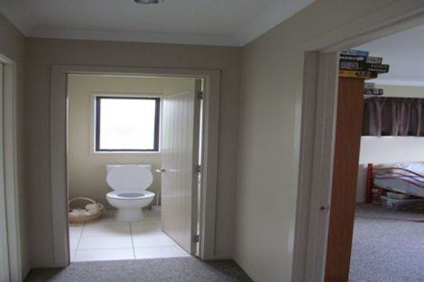 Photo of property in 44 Te Puia Drive, Aotea, Porirua, 5024