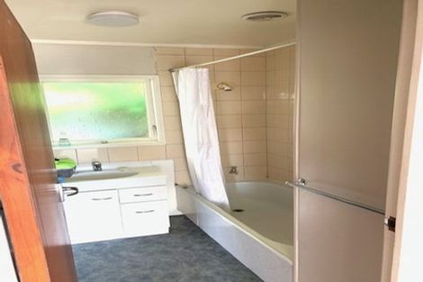 Photo of property in 2/1 Hatherlow Street, Glenfield, Auckland, 0629