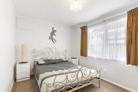 Photo of property in 28 Lowtherhurst Road, Massey, Auckland, 0614