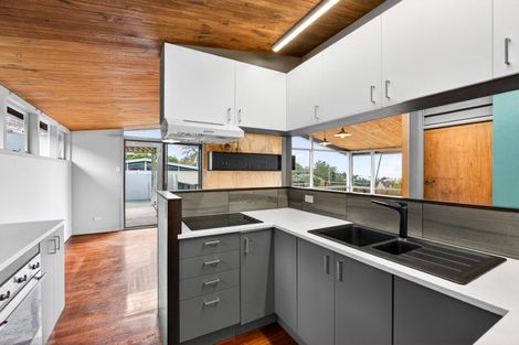 Photo of property in 17 Spencer Road, Hospital Hill, Napier, 4110