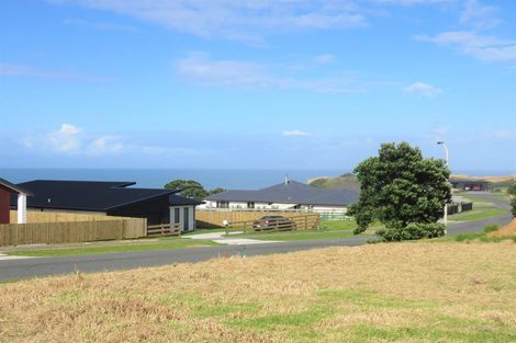 Photo of property in 40 Sunset Drive, Baylys Beach, 0377