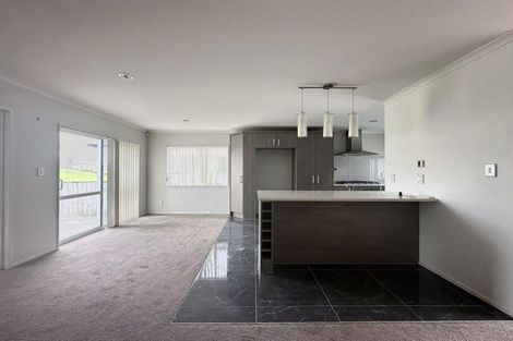 Photo of property in 10 Jezero Drive, Massey, Auckland, 0614
