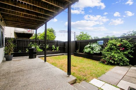 Photo of property in 13 Pooks Road, Ranui, Auckland, 0612