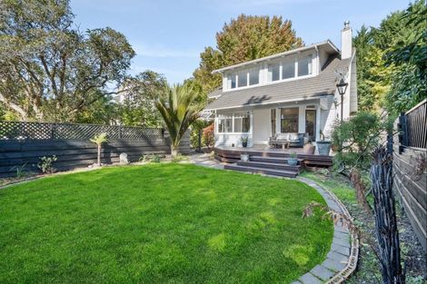 Photo of property in 32 Brougham Street, Nelson South, Nelson, 7010