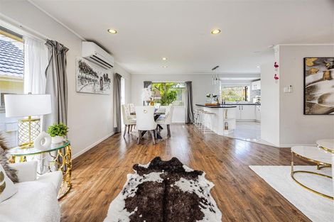 Photo of property in 6 Majesty Place, Half Moon Bay, Auckland, 2012