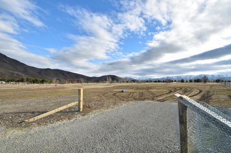 Photo of property in 17 Hardacre Place, Omarama, 9412