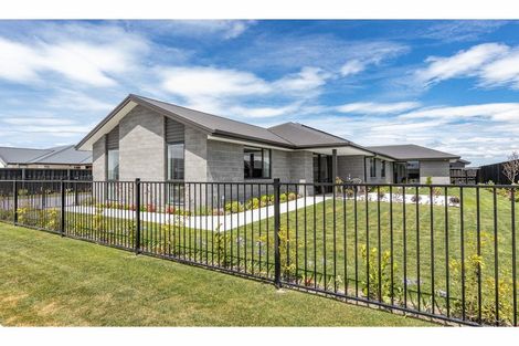 Photo of property in 3 Mccahon Drive, Rangiora, 7400