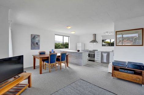 Photo of property in 18 Pohutukawa Drive, Opunake, 4616