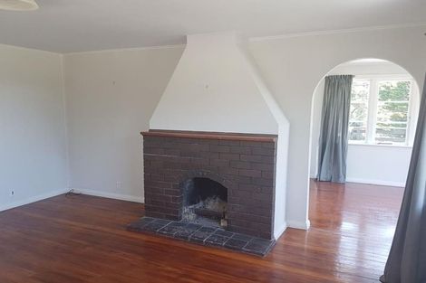 Photo of property in 213 Titirangi Road, Titirangi, Auckland, 0604