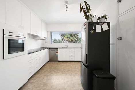 Photo of property in 14 Gilbass Avenue, Hamilton Lake, Hamilton, 3204