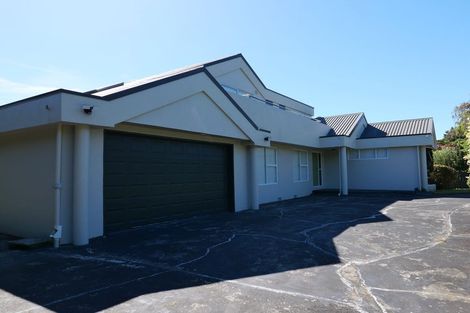 Photo of property in 10 Karu Crescent, Waikanae, 5036