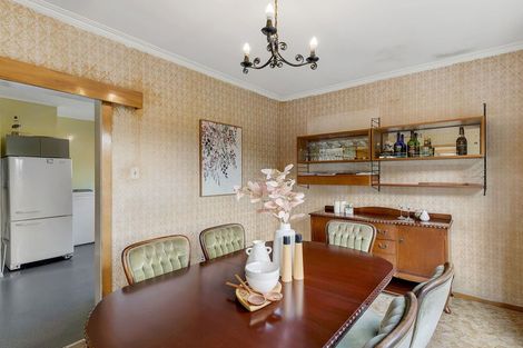 Photo of property in 84 Newlands Road, Newlands, Wellington, 6037