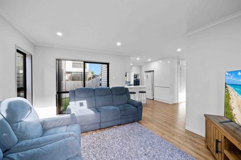 Photo of property in 102a Fitzroy Street, Papatoetoe, Auckland, 2104