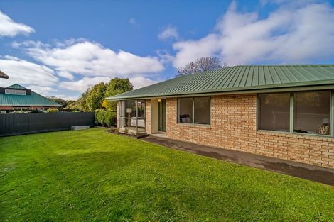 Photo of property in 14a Larch Place, Casebrook, Christchurch, 8051